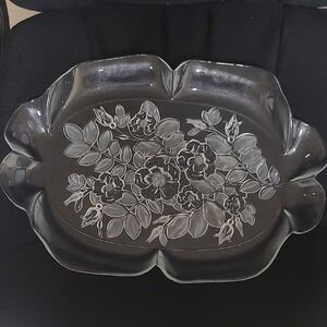Mikasa Floral Footed Serving Tray Scalloped Edges 15X10"